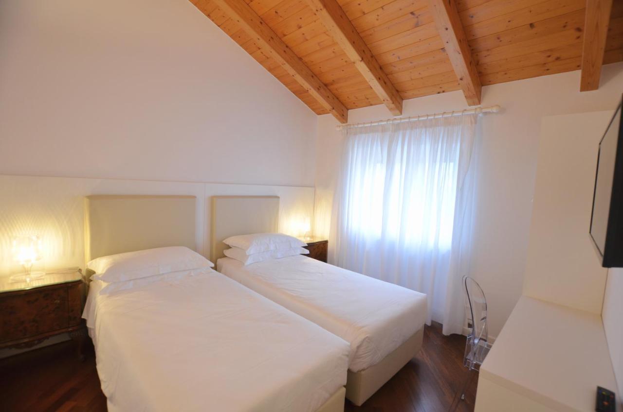 Attic Suite Palme リーヴァ・デル・ガルダ エクステリア 写真
